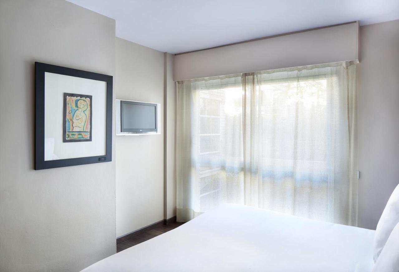 Hotel Gran Derby Suites, A Small Luxury Hotel Of The World Барселона Екстериор снимка