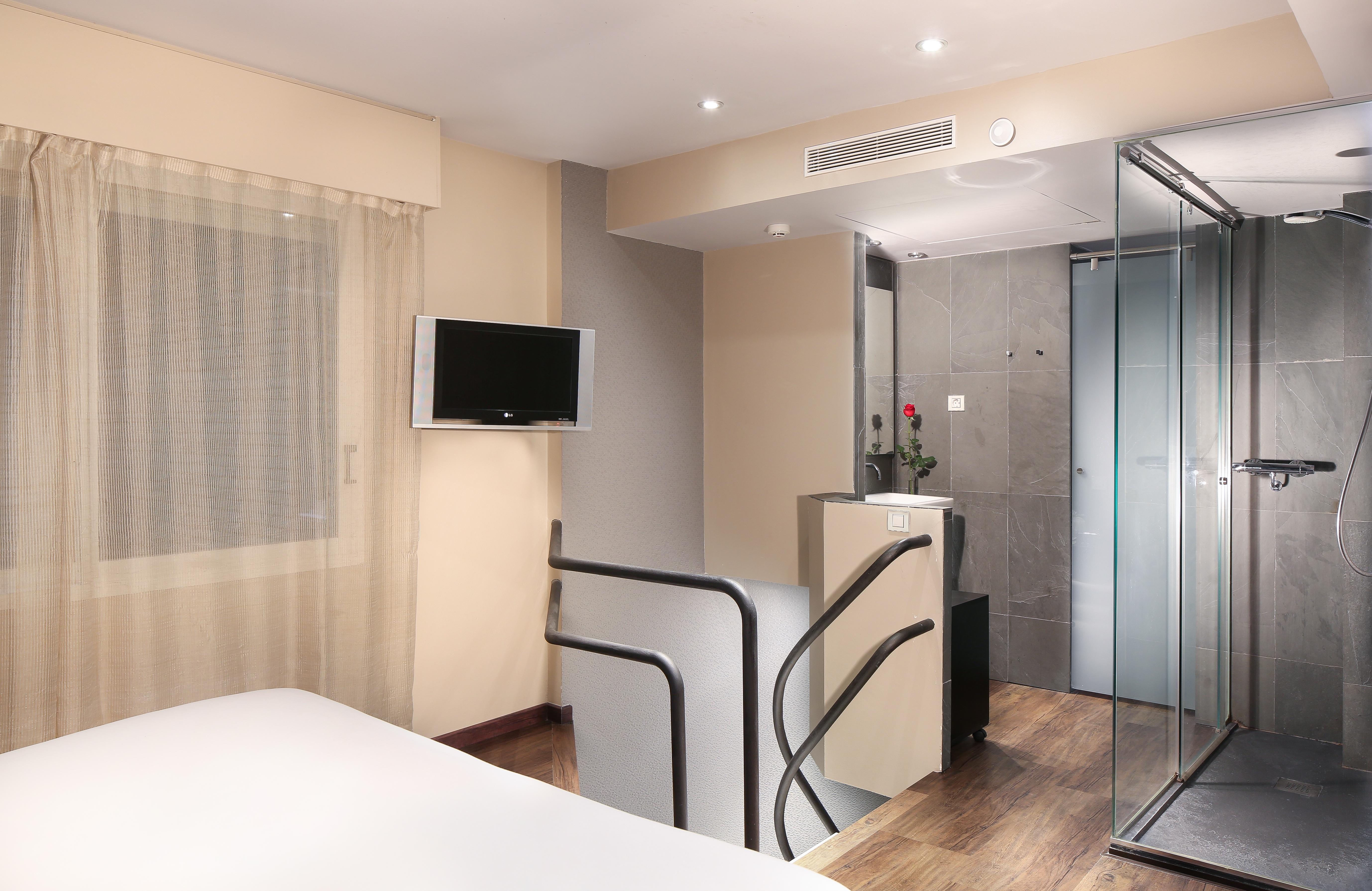 Hotel Gran Derby Suites, A Small Luxury Hotel Of The World Барселона Екстериор снимка