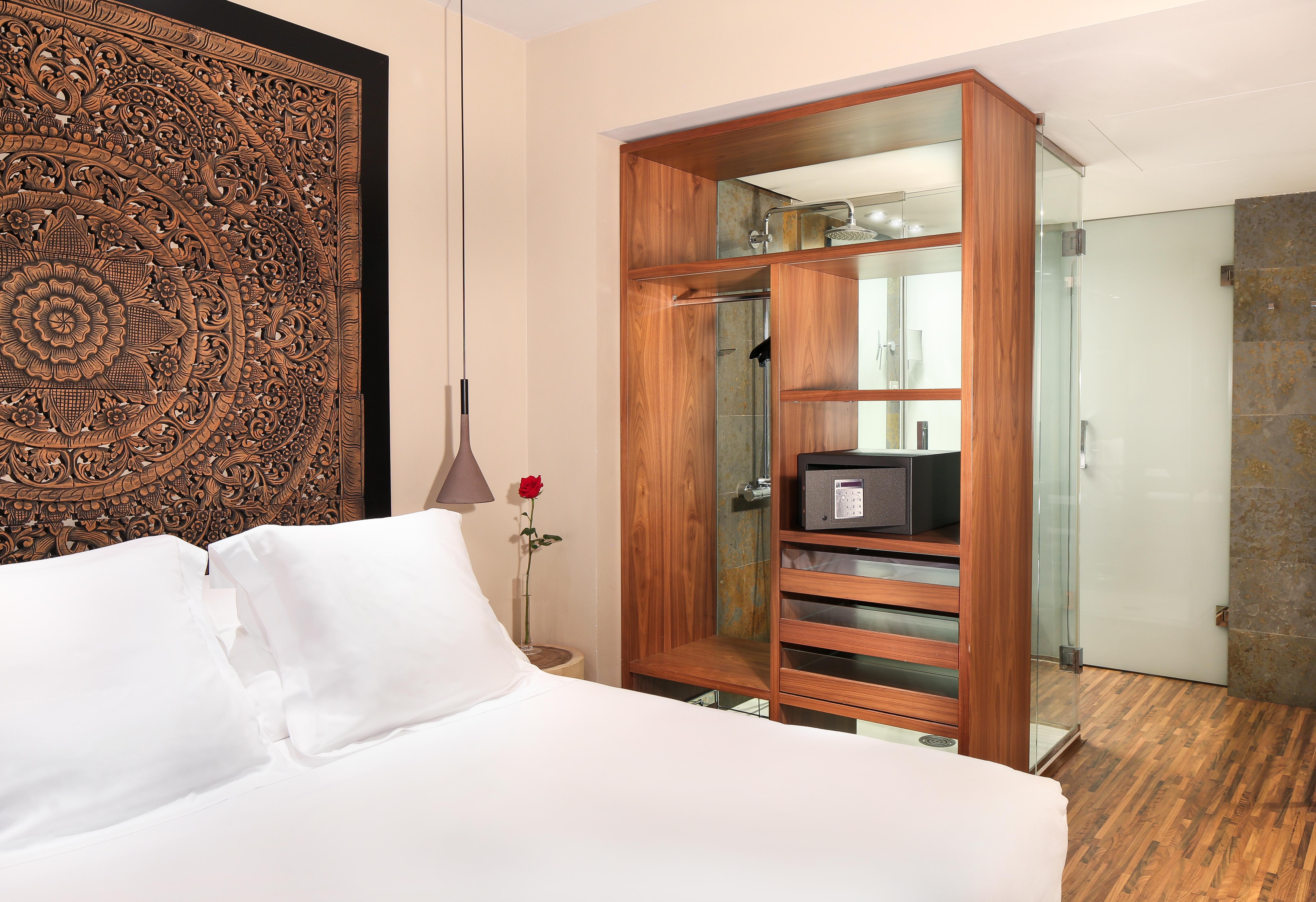 Hotel Gran Derby Suites, A Small Luxury Hotel Of The World Барселона Екстериор снимка