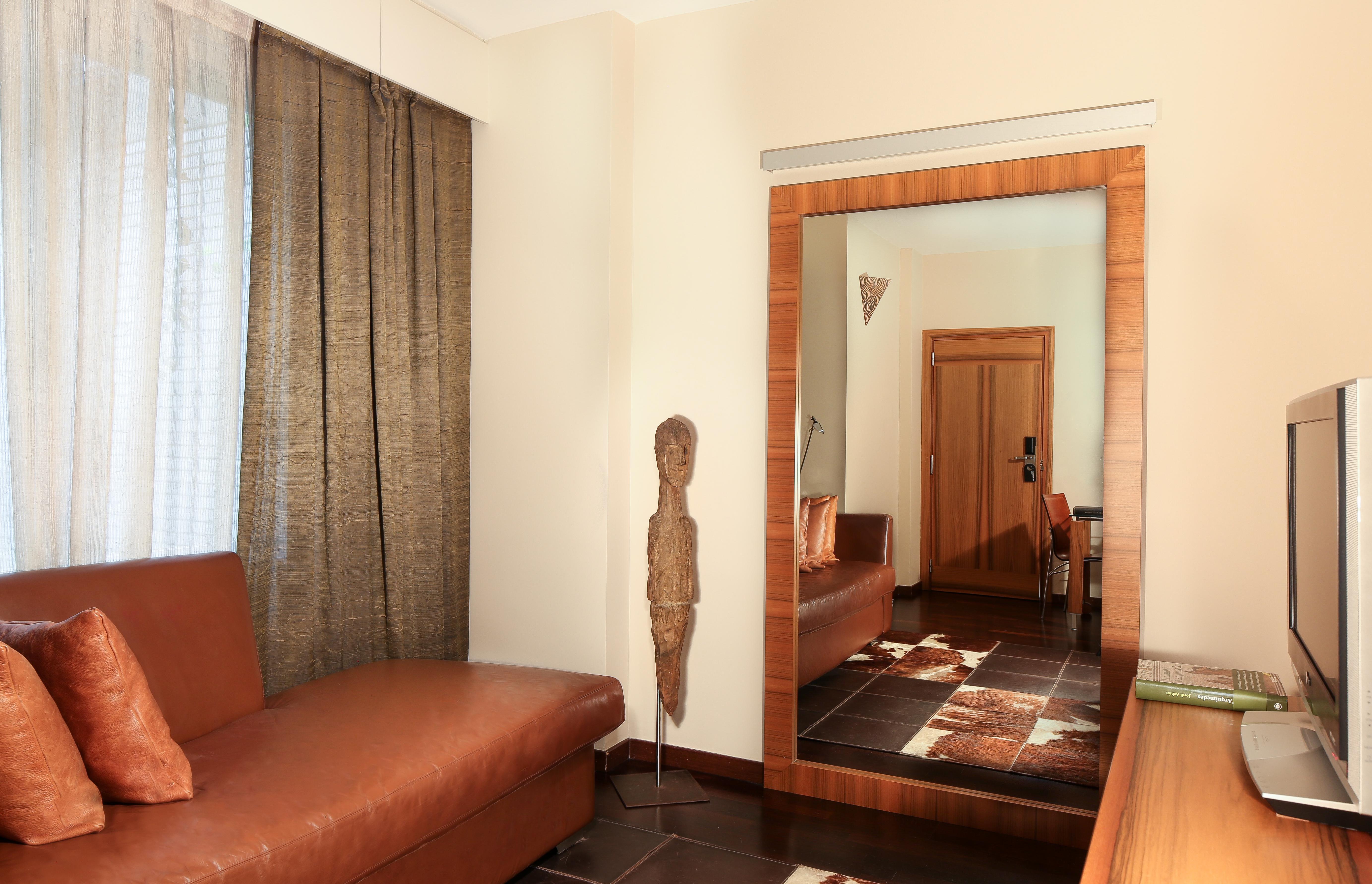 Hotel Gran Derby Suites, A Small Luxury Hotel Of The World Барселона Екстериор снимка