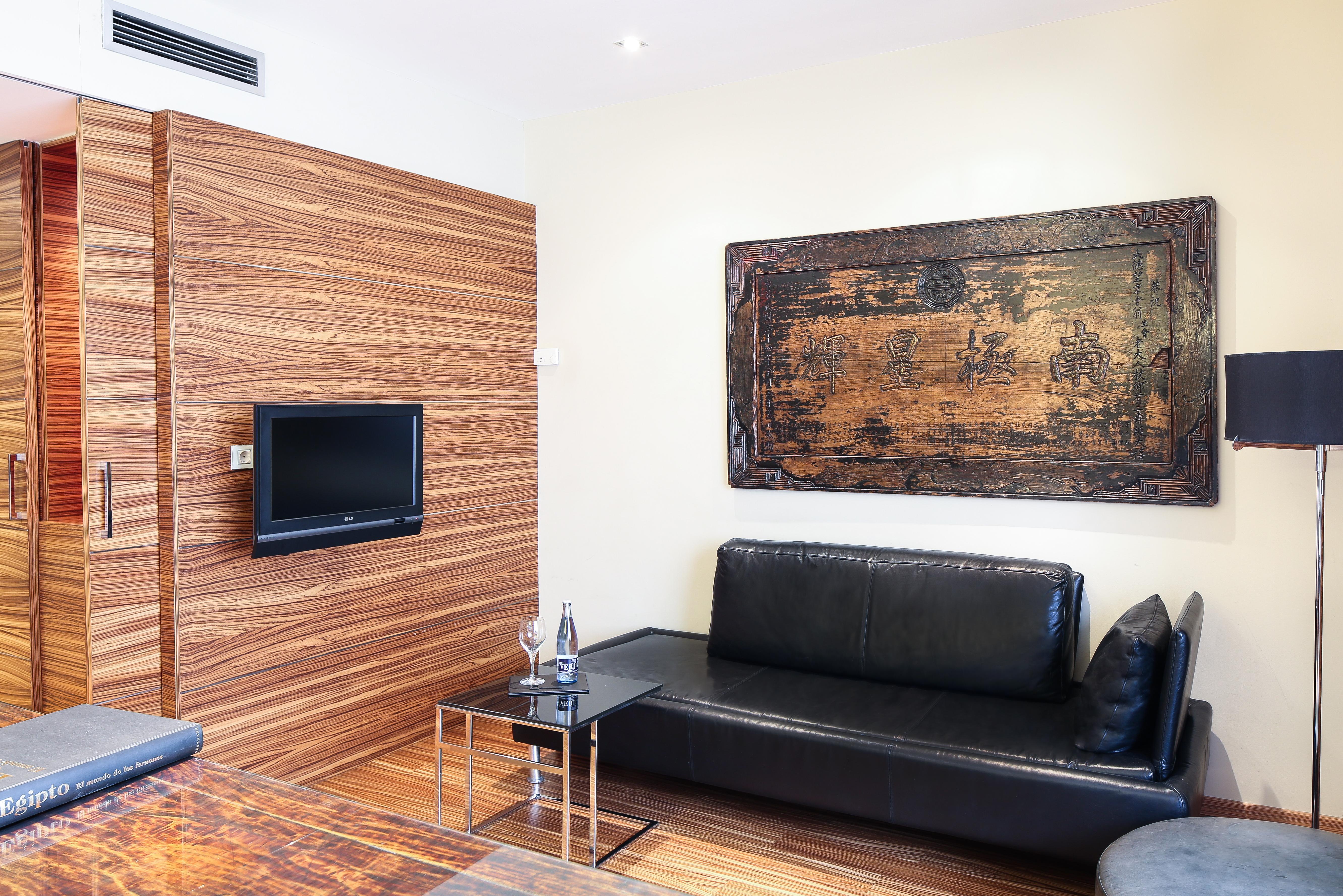 Hotel Gran Derby Suites, A Small Luxury Hotel Of The World Барселона Екстериор снимка