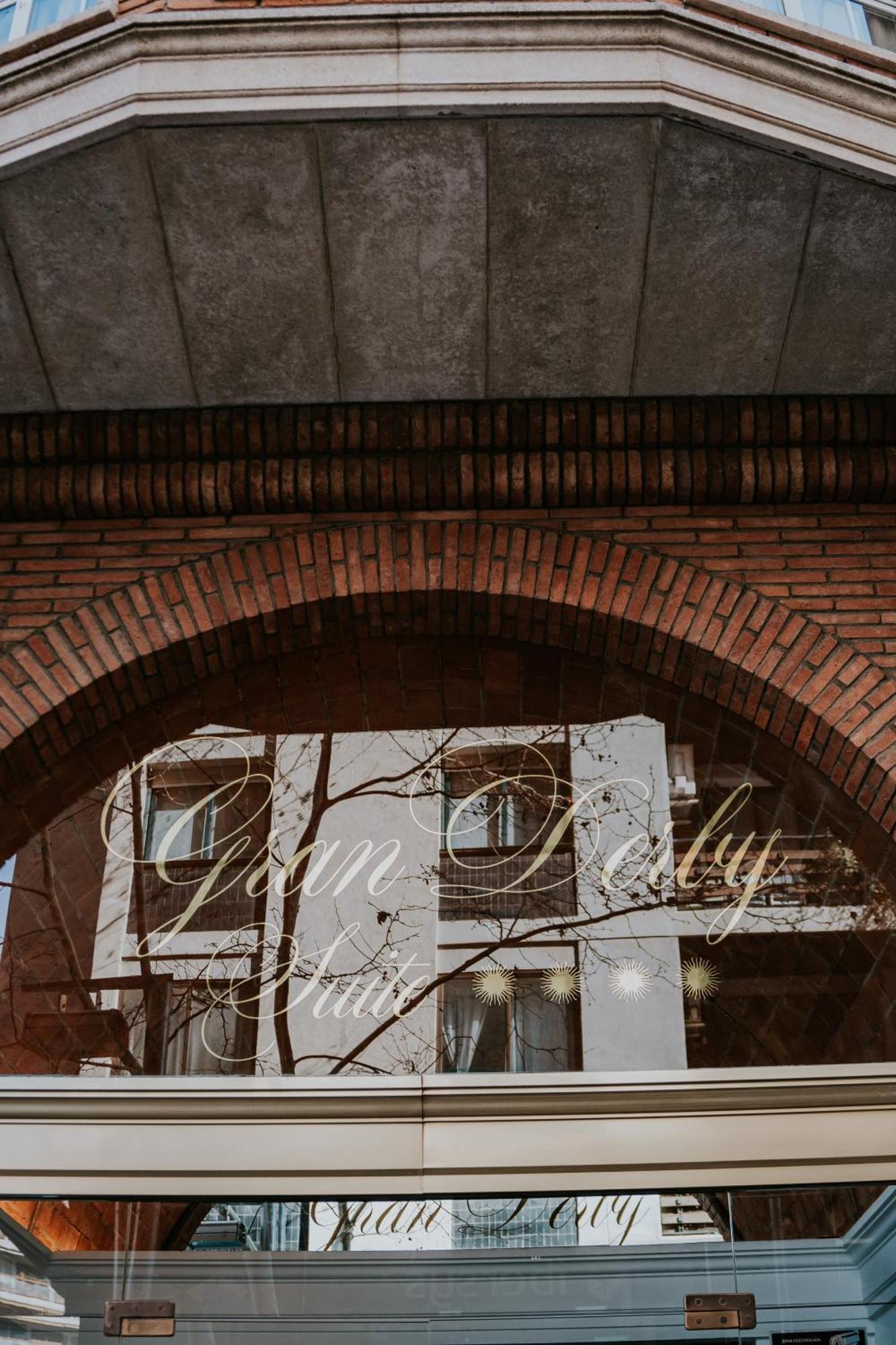 Hotel Gran Derby Suites, A Small Luxury Hotel Of The World Барселона Екстериор снимка